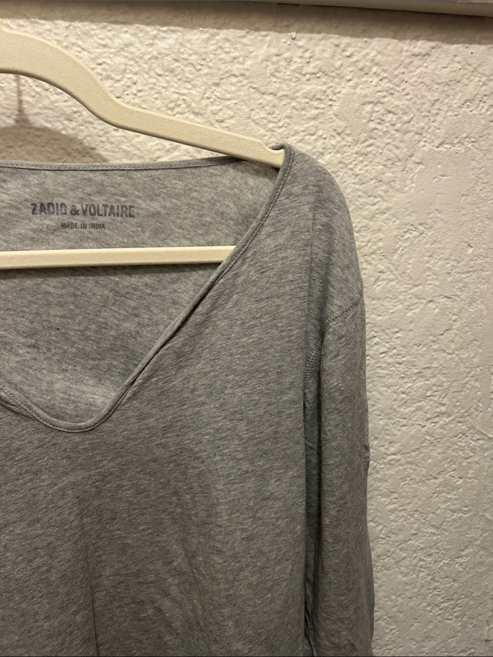 ZADIG & VOLTAIRE Light Gray V-Neck Long Sleeve Tee *Original Style* Sz LARGE - Picture 5 of 8